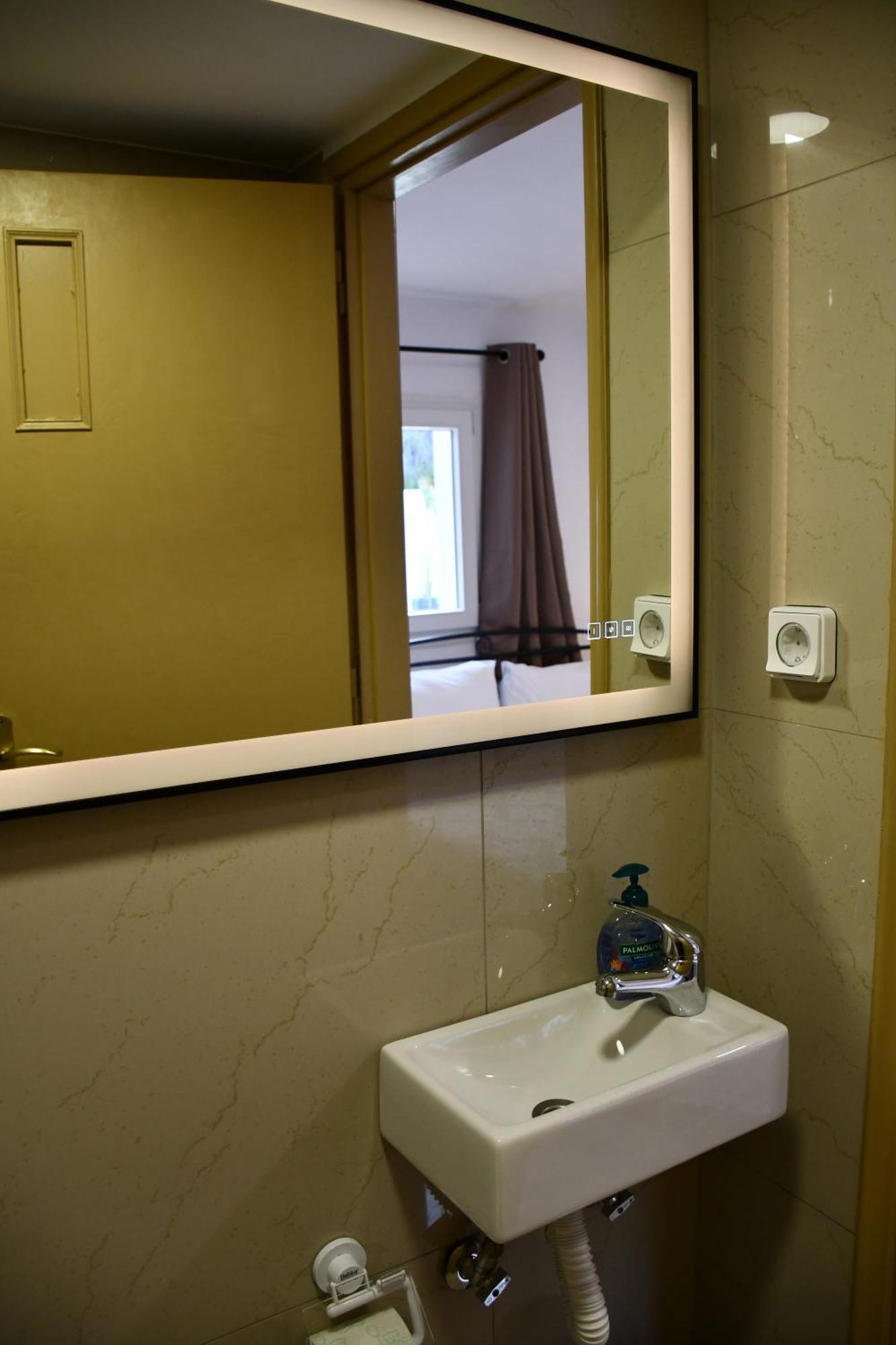 Johnson House Apartment ราฟีนา ภายนอก รูปภาพ